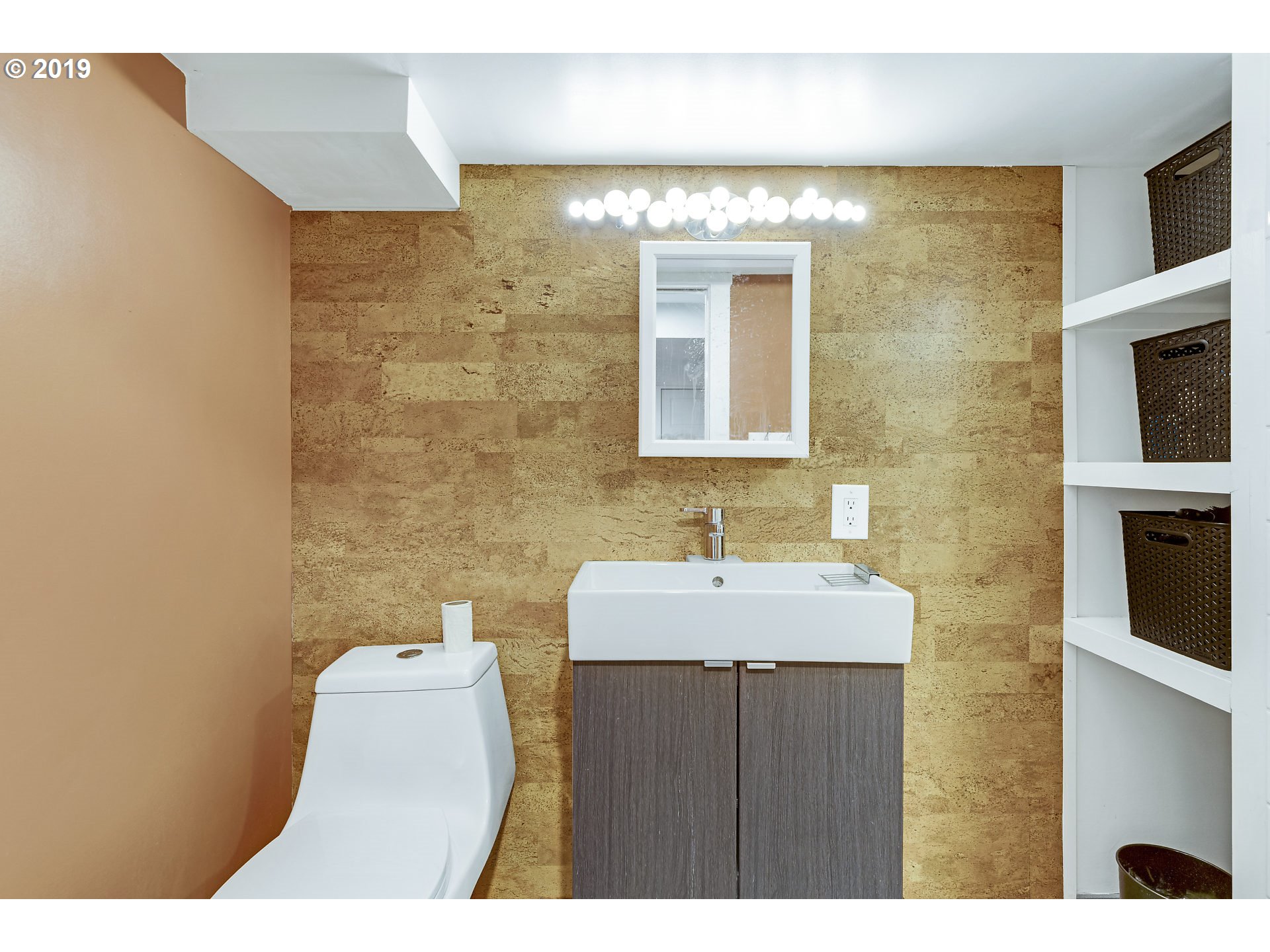 12029 Southwest Lesser Road Portland, OR 97219 - Photo 11 of 25 Gallery Image 11