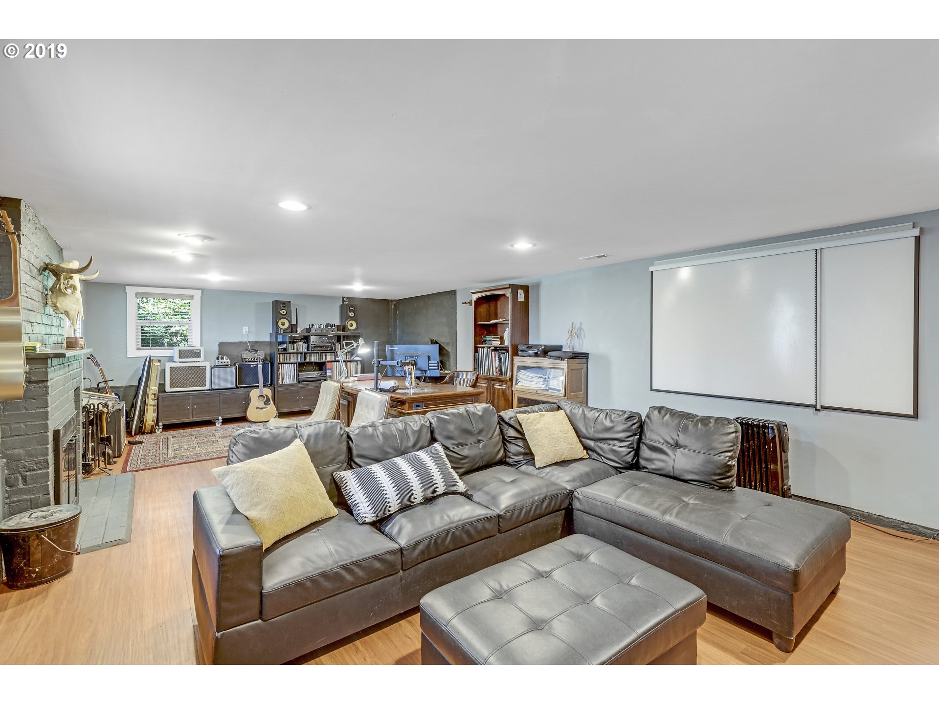12029 Southwest Lesser Road Portland, OR 97219 - Photo 16 of 25 Gallery Image 16