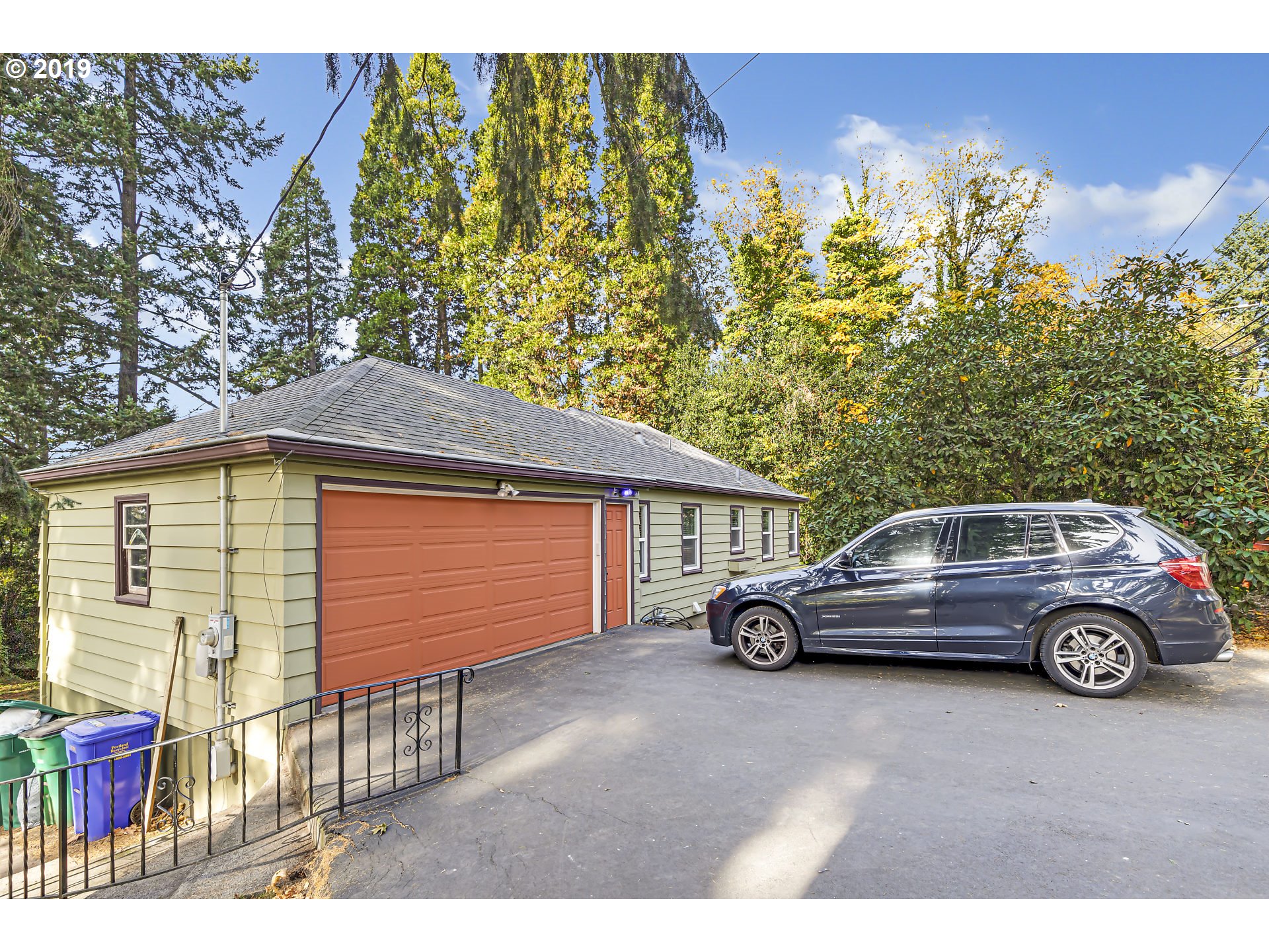 12029 Southwest Lesser Road Portland, OR 97219 - Photo 17 of 25 Gallery Image 17