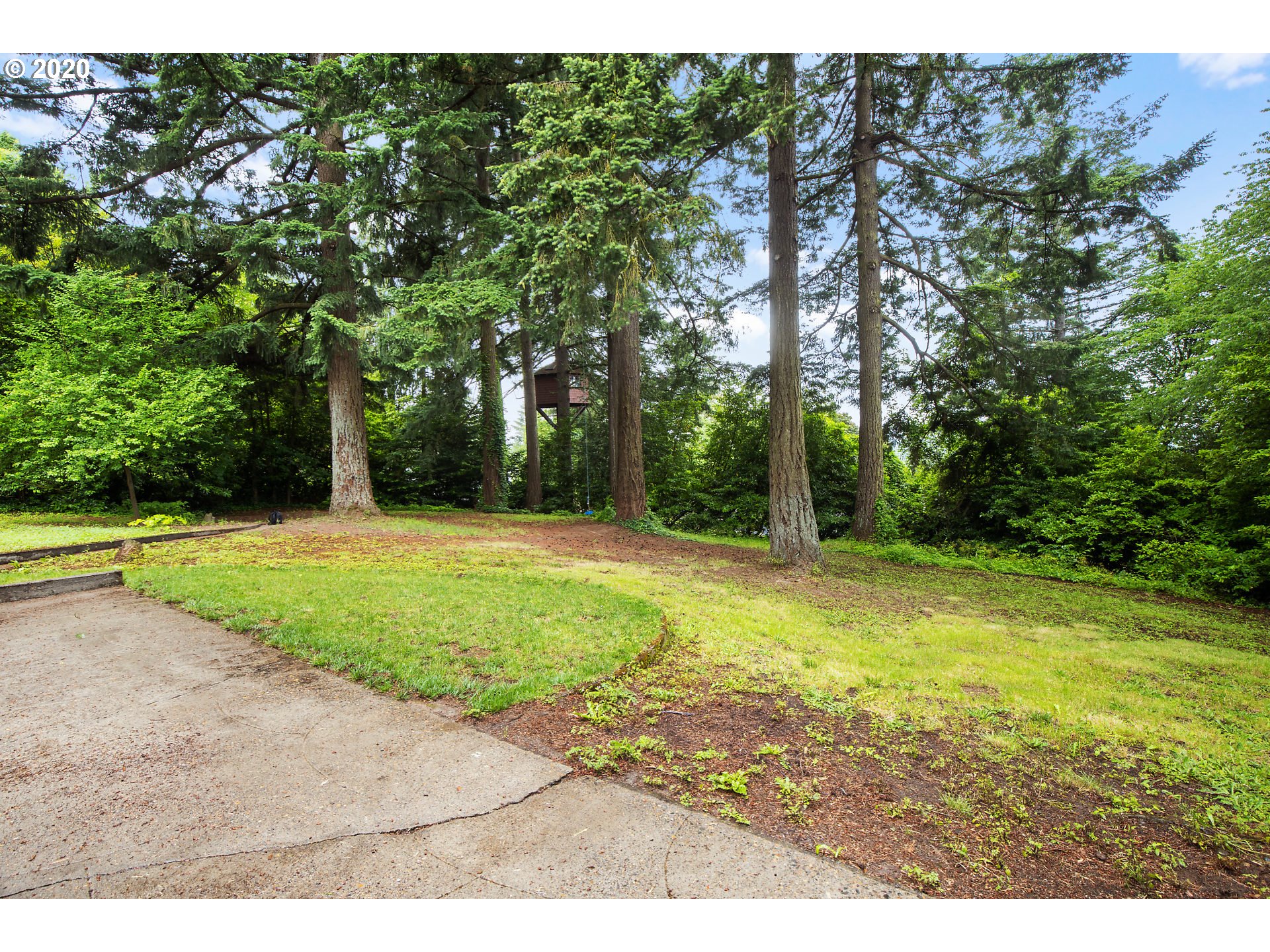 12029 Southwest Lesser Road Portland, OR 97219 - Photo 25 of 25 Gallery Image 25