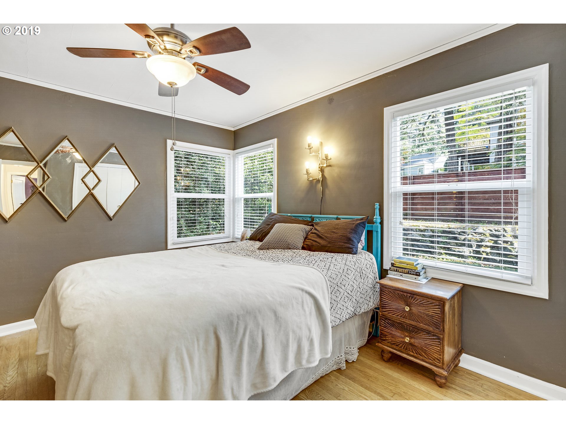 12029 Southwest Lesser Road Portland, OR 97219 - Photo 10 of 25 Gallery Image 10