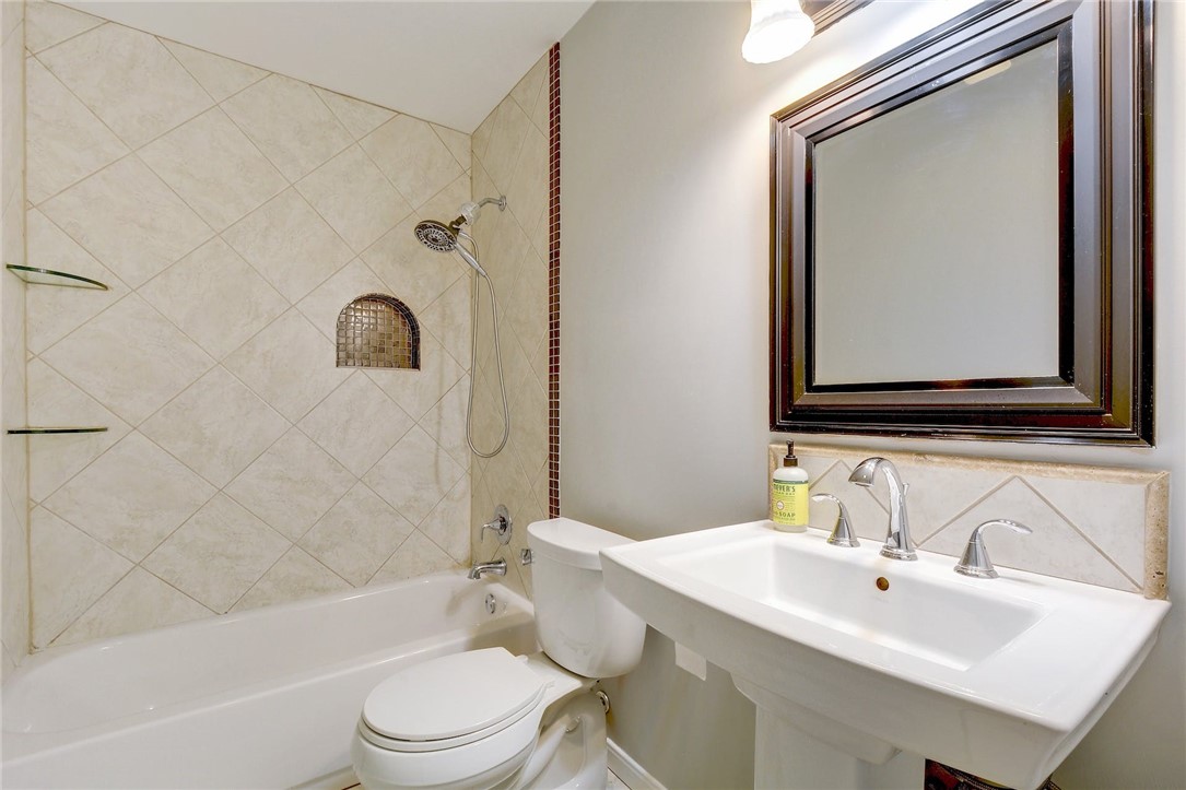 9911 Anderson Mill Road Austin, TX 78750 - Photo 17 of 29 Guest House Bathroom #1