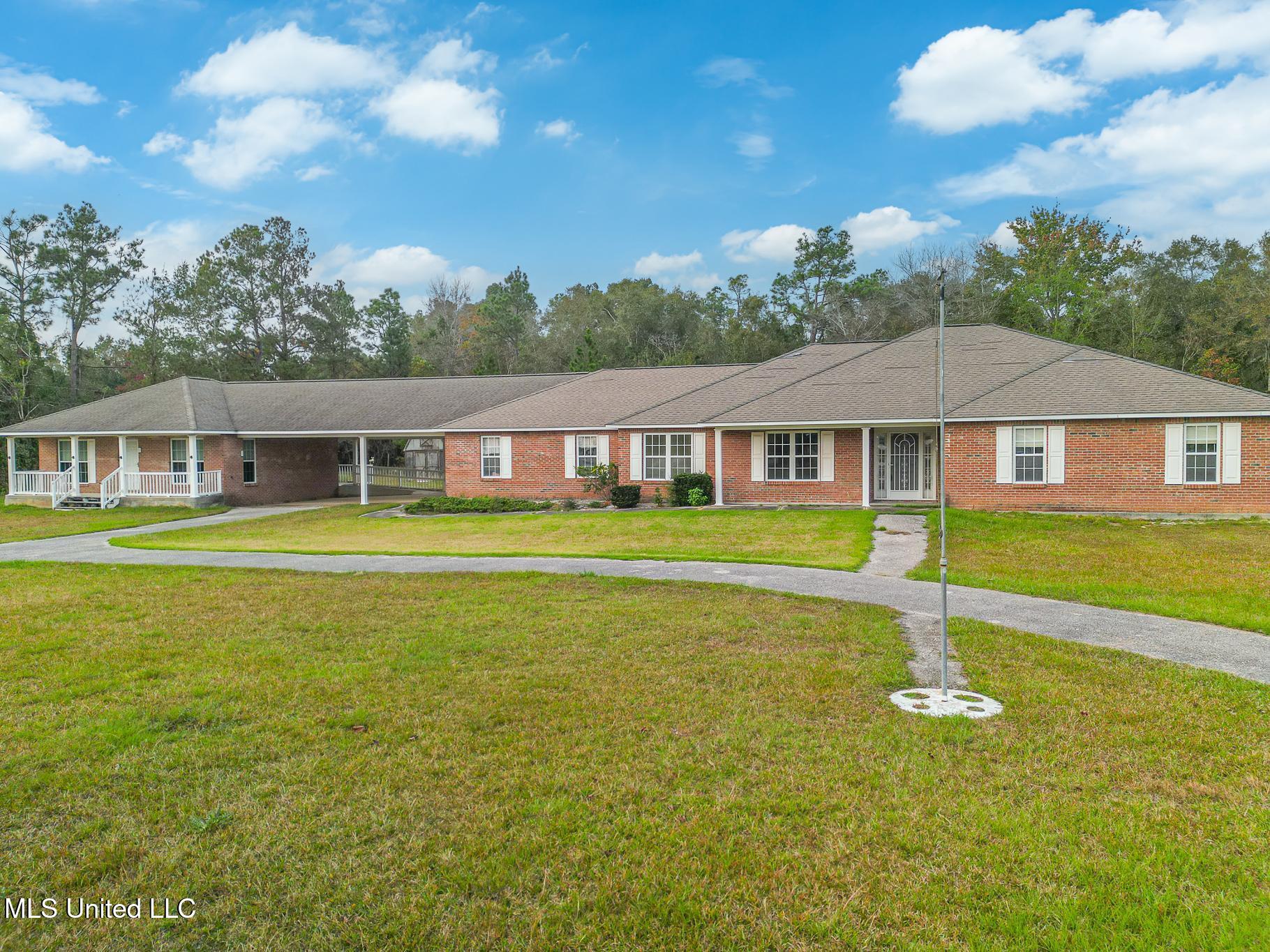 5440 Anna Road Saucier, MS 39574 - Photo 1 of 38 1129-63
