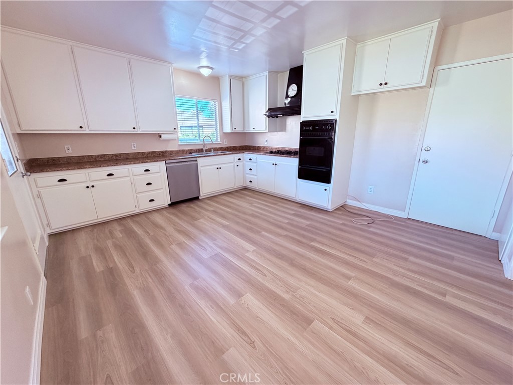 14820 Ragan Drive La Mirada, CA 90638 - Photo 7 of 27 Spacious kitchen with new dishwasher