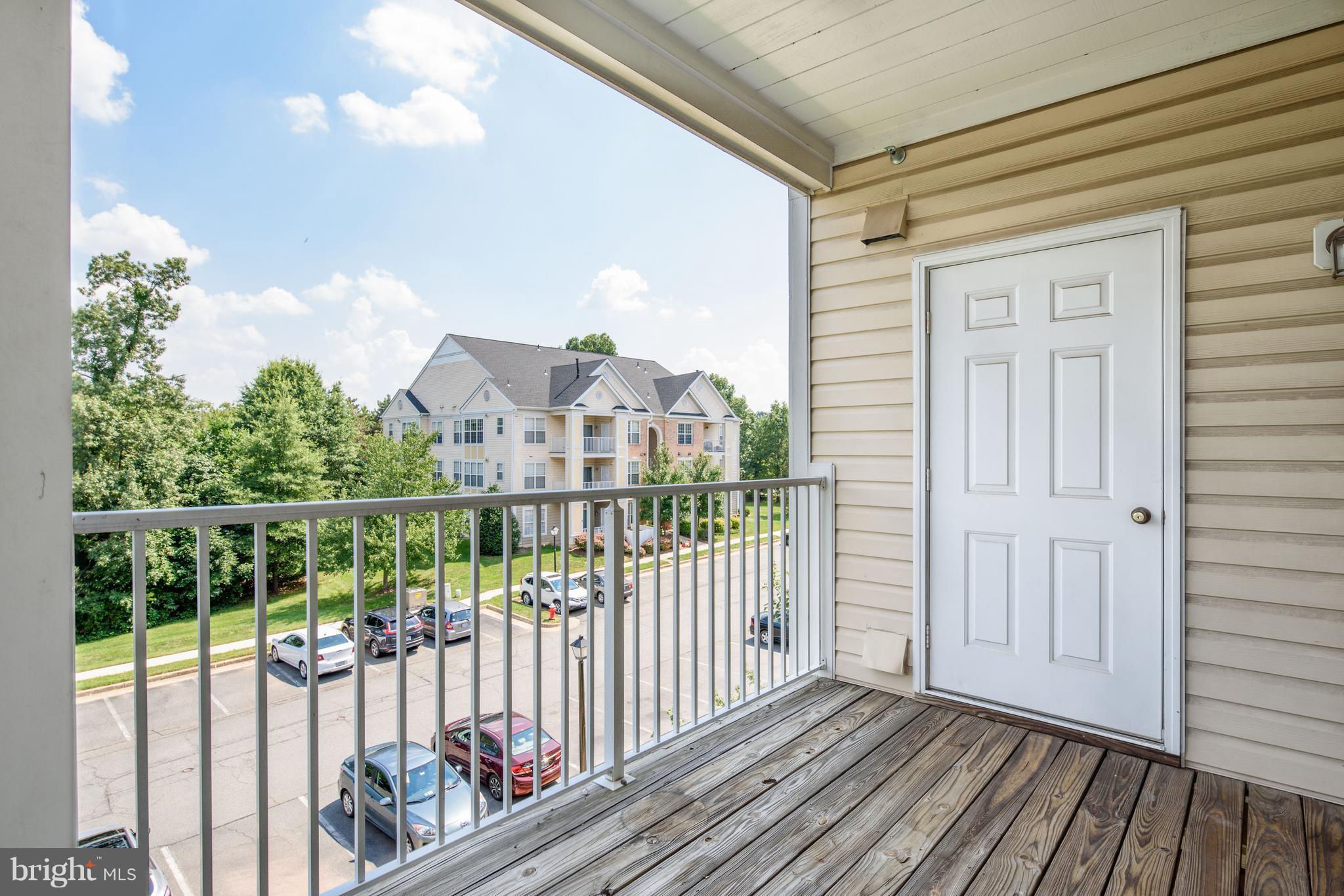 20903 Cedarpost Square, Unit 301 Ashburn, VA 20147 - Photo 21 of 30 Deck