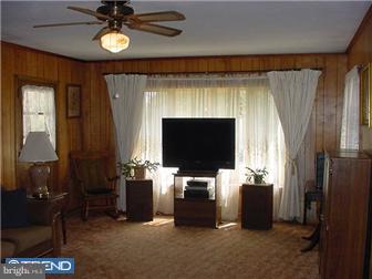 2 Johnson Court Pemberton, NJ 08068 - Photo 9 of 11 Living Room