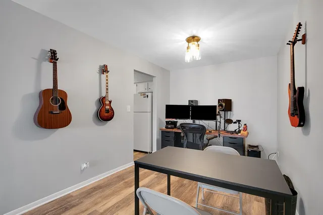 $174,900 | 850 South Lorraine Road, Unit 3B, Wheaton, IL 60189