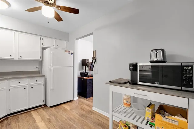 $174,900 | 850 South Lorraine Road, Unit 3B, Wheaton, IL 60189