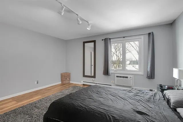 $174,900 | 850 South Lorraine Road, Unit 3B, Wheaton, IL 60189