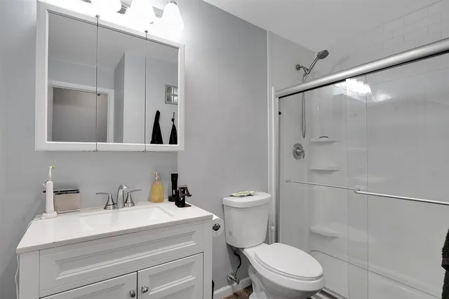 $174,900 | 850 South Lorraine Road, Unit 3B, Wheaton, IL 60189