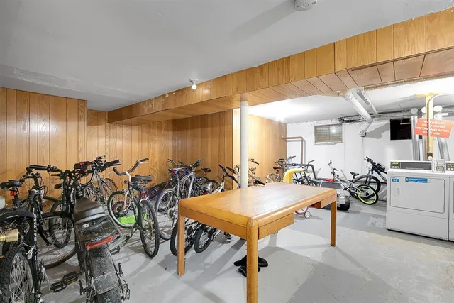 $174,900 | 850 South Lorraine Road, Unit 3B, Wheaton, IL 60189