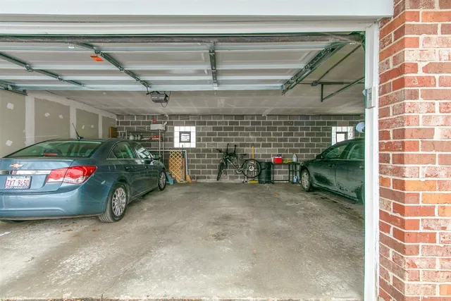 $174,900 | 850 South Lorraine Road, Unit 3B, Wheaton, IL 60189