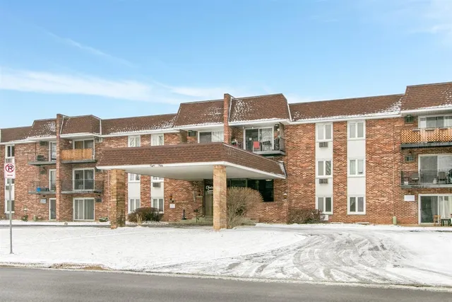 $174,900 | 850 South Lorraine Road, Unit 3B, Wheaton, IL 60189