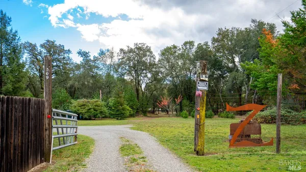 $5,000,000 | 593 West 2nd Street, Cloverdale, CA 95425