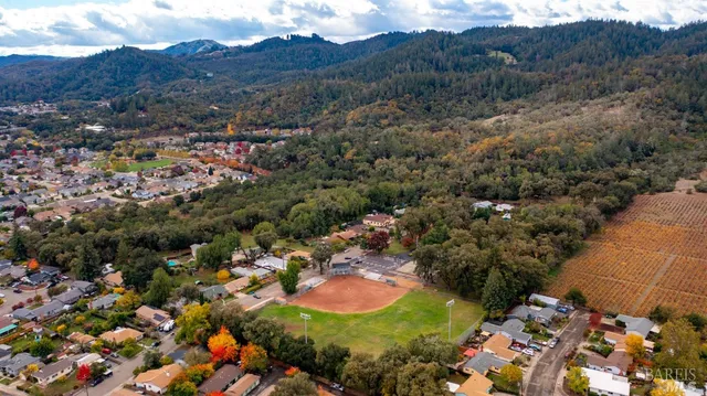 $5,000,000 | 593 West 2nd Street, Cloverdale, CA 95425