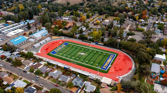 $5,000,000 | 593 West 2nd Street, Cloverdale, CA 95425