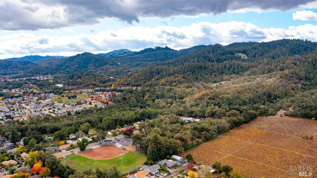 $5,000,000 | 593 West 2nd Street, Cloverdale, CA 95425