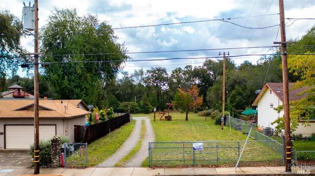 $5,000,000 | 593 West 2nd Street, Cloverdale, CA 95425