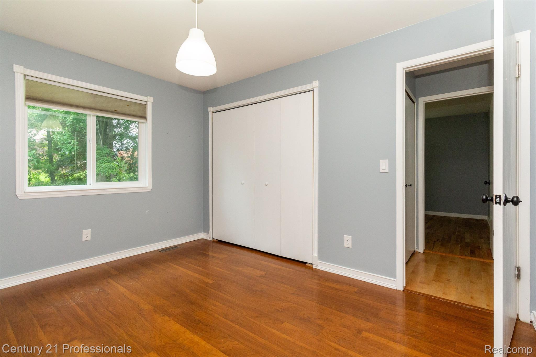 2226 Warrington Road Rochester, MI 48307 - Photo 25 of 39 Gallery Image 25