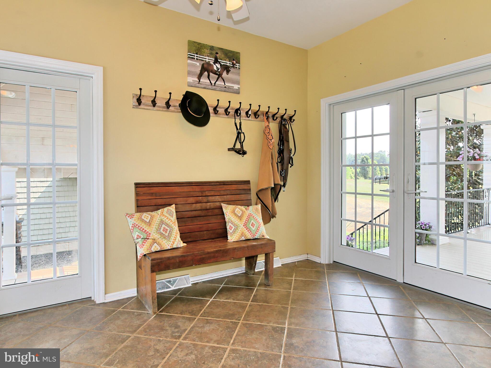 4386 Catlett Road Midland, VA 22728 - Photo 26 of 97 Side entrance area