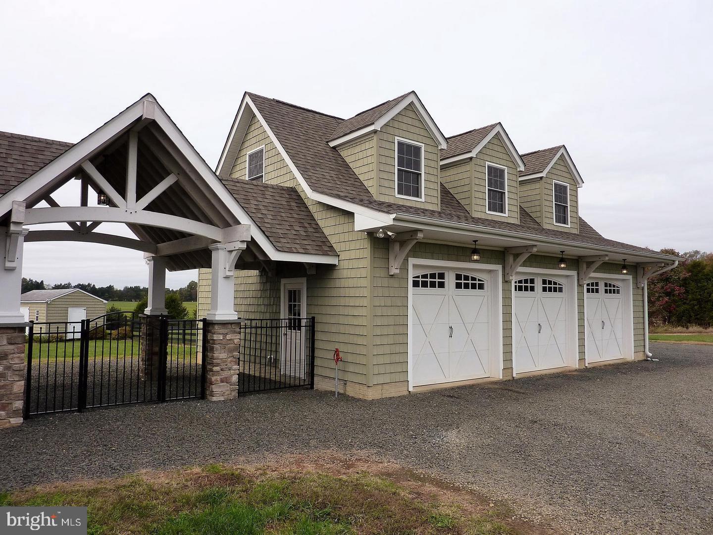 4386 Catlett Road Midland, VA 22728 - Photo 9 of 97 Room for all your toys