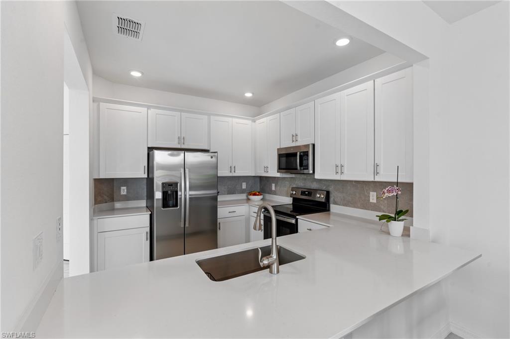 2850 Blossom Way Naples, FL 34120 - Photo 15 of 45