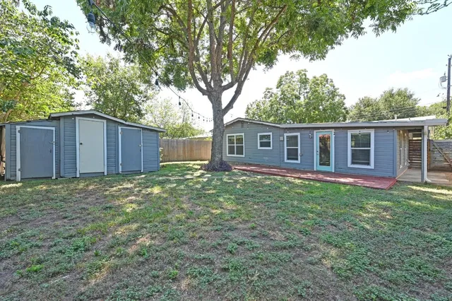 $2,795 | 3310 Bengston Street, Austin, TX 78702