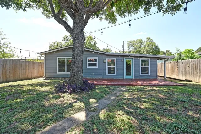 $2,795 | 3310 Bengston Street, Austin, TX 78702