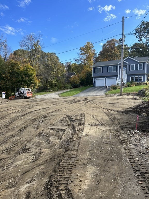 3 Crest Avenue Worcester, MA 01607 - Photo 7 of 9 a view of a house with a yard