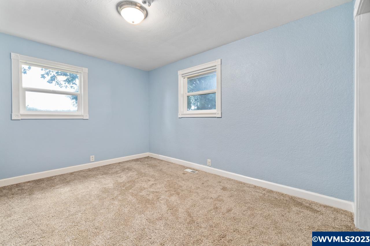 7683 Sunnyview Road Northeast Salem, OR 97305 - Photo 20 of 36 Gallery Image 20