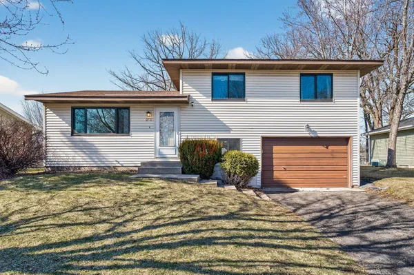 $275,000 | 2721 Meadow Lane, Monticello, MN 55362