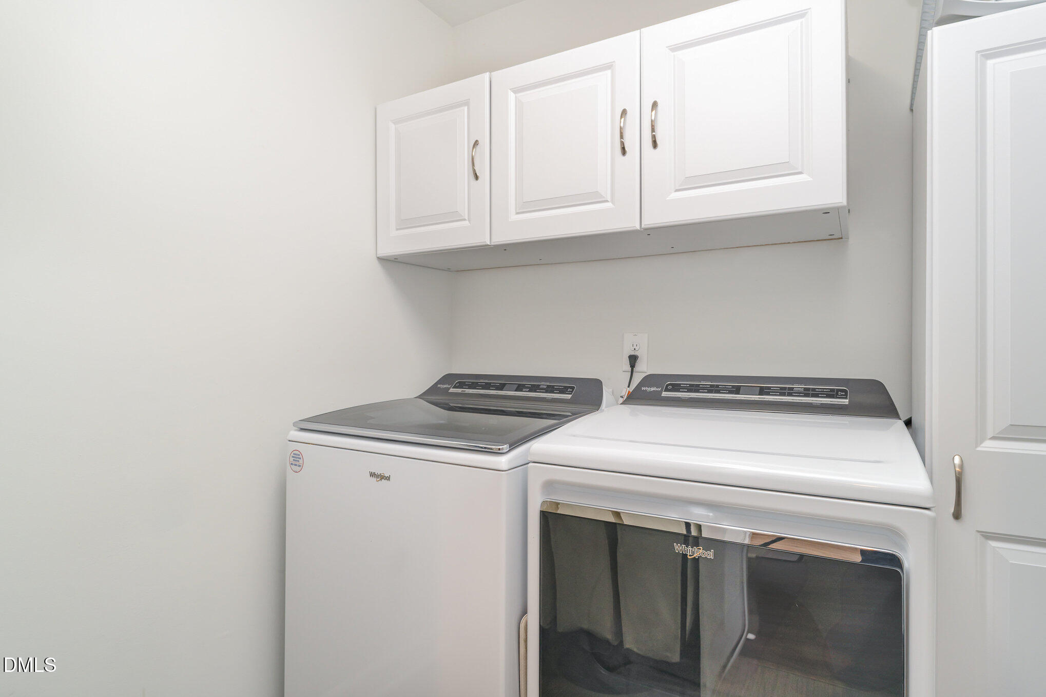 73 Lockhaven Drive Garner, NC 27529 - Photo 26 of 38 a stove top oven sitting inside of a kitchen