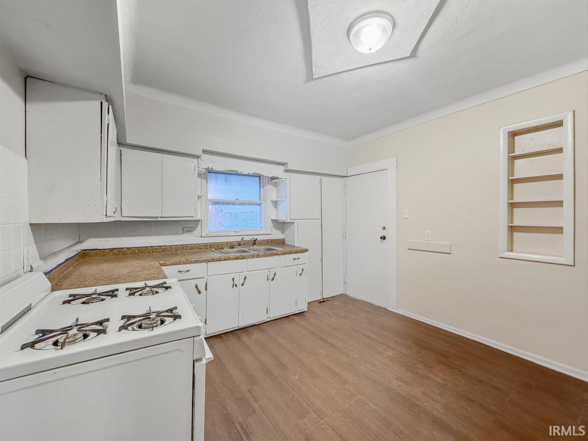 820 East Lewis Street Fort Wayne, IN 46803 - Photo 12 of 36