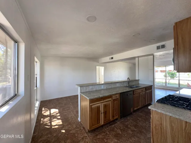 $219,900 | 5517 Vancouver Street, El Paso, TX 79924