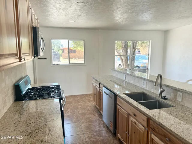 $219,900 | 5517 Vancouver Street, El Paso, TX 79924