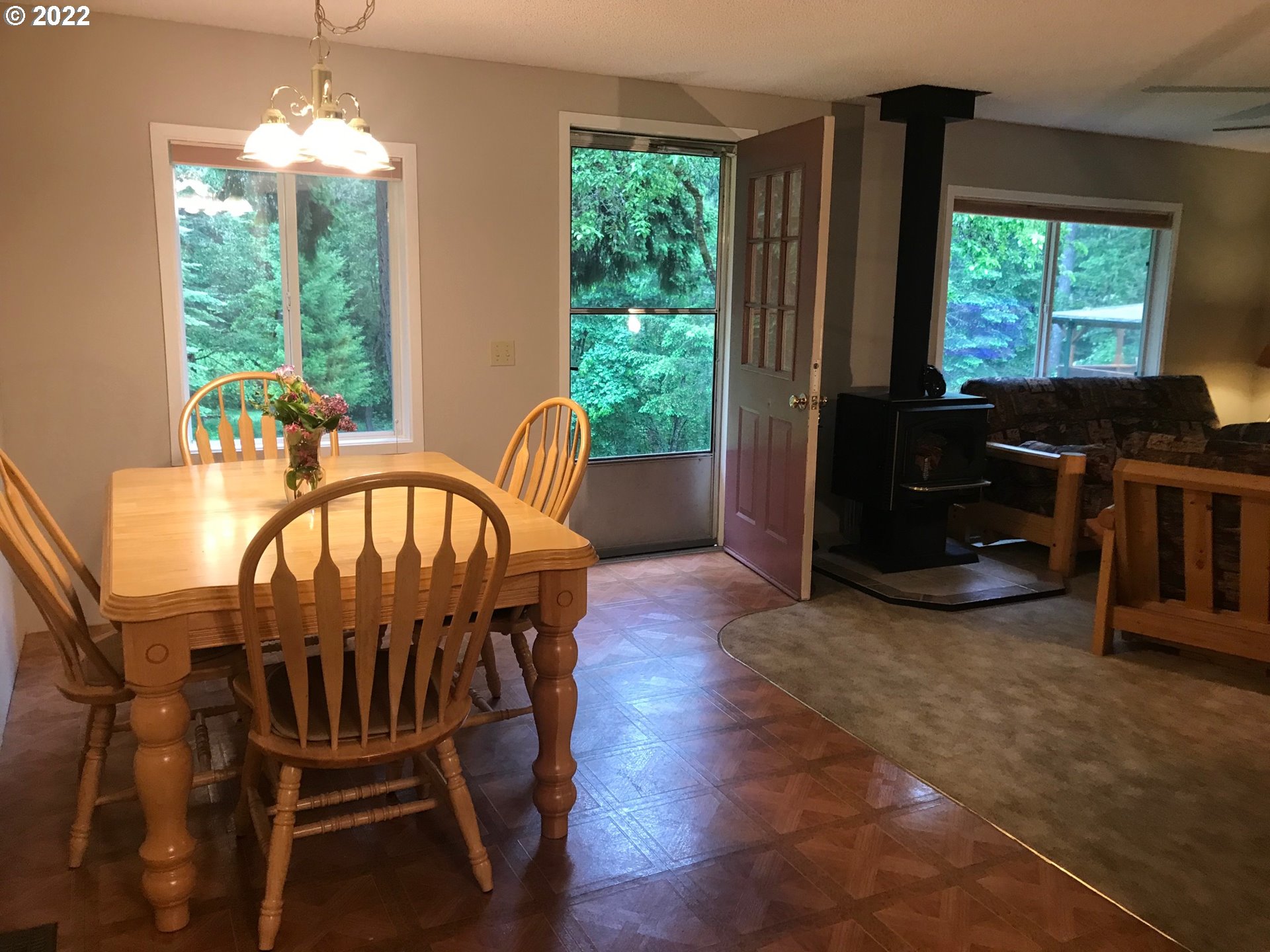 90445 Baker Road Elmira, OR 97437 - Photo 7 of 25 Dining Area