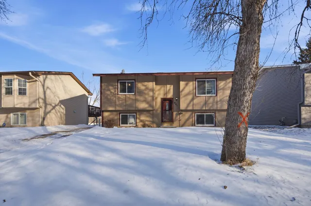 $299,999 | 941 104th Avenue Northwest, Coon Rapids, MN 55433