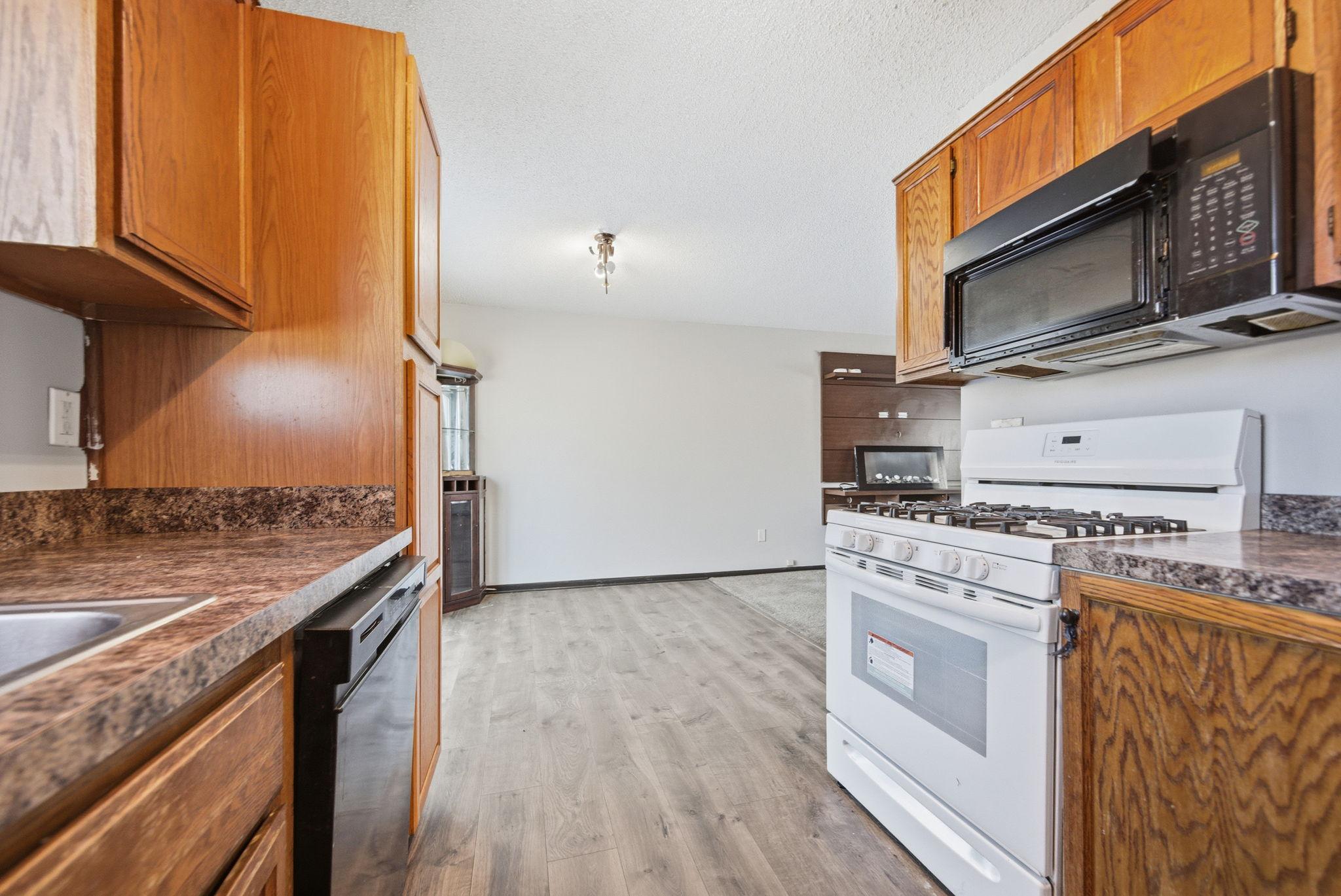 941 104th Avenue Northwest Coon Rapids, MN 55433 - Photo 15 of 34