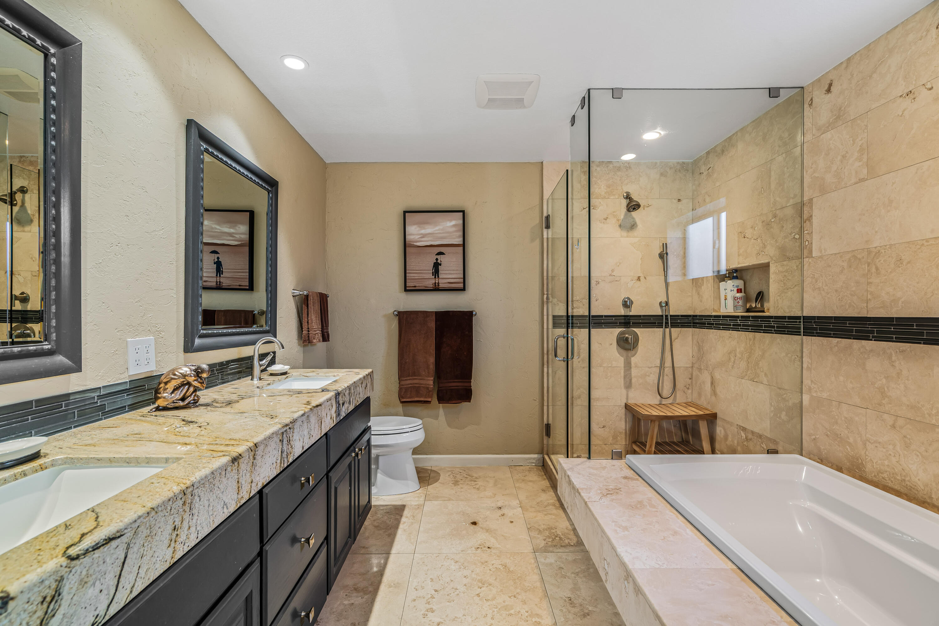 36690 Palm Court Rancho Mirage, CA 92270 - Photo 32 of 54 a bathroom with a tub sink and mirror