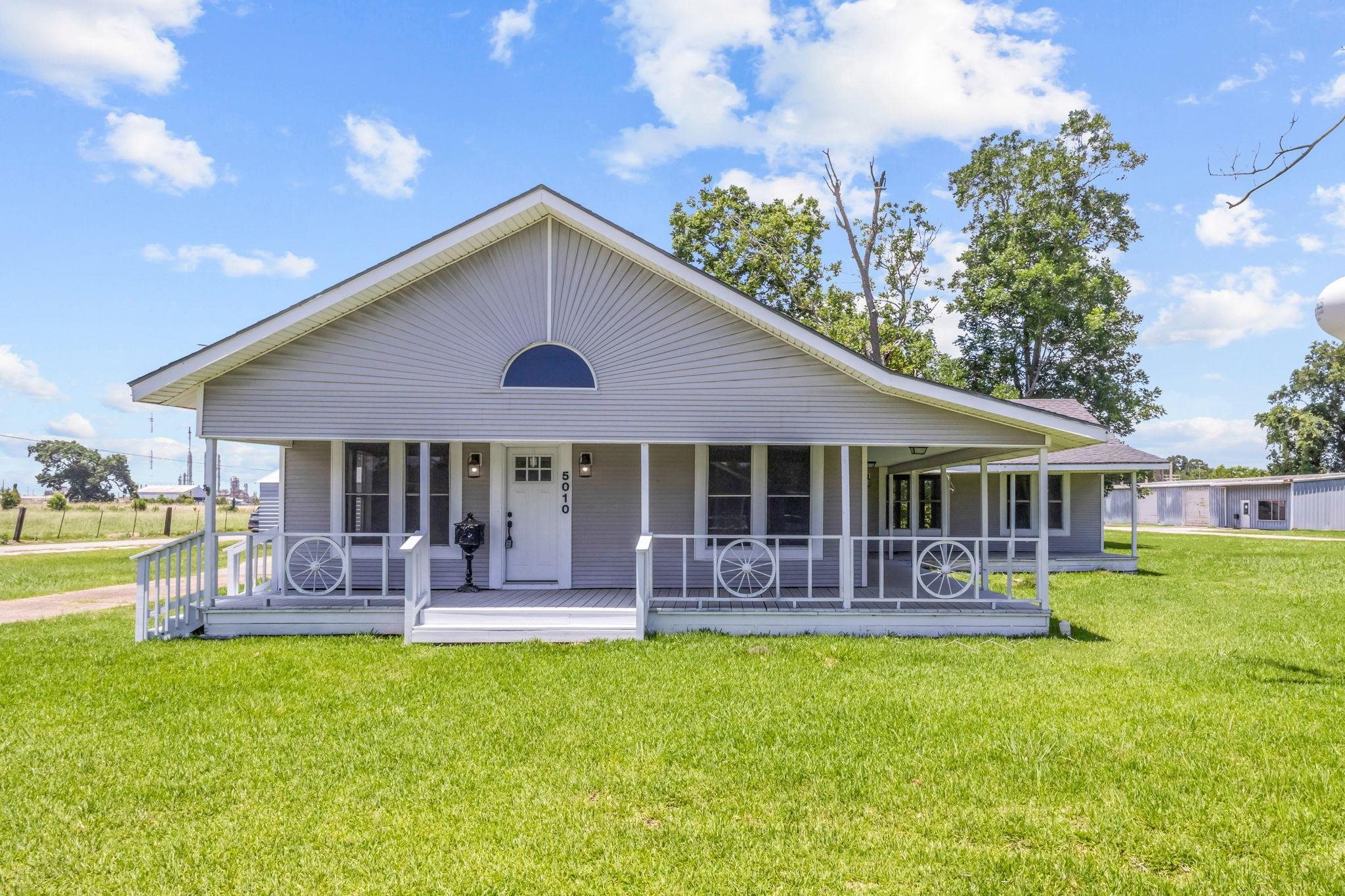 5010 Wilson Street Groves, TX 77619 - Photo 2 of 27