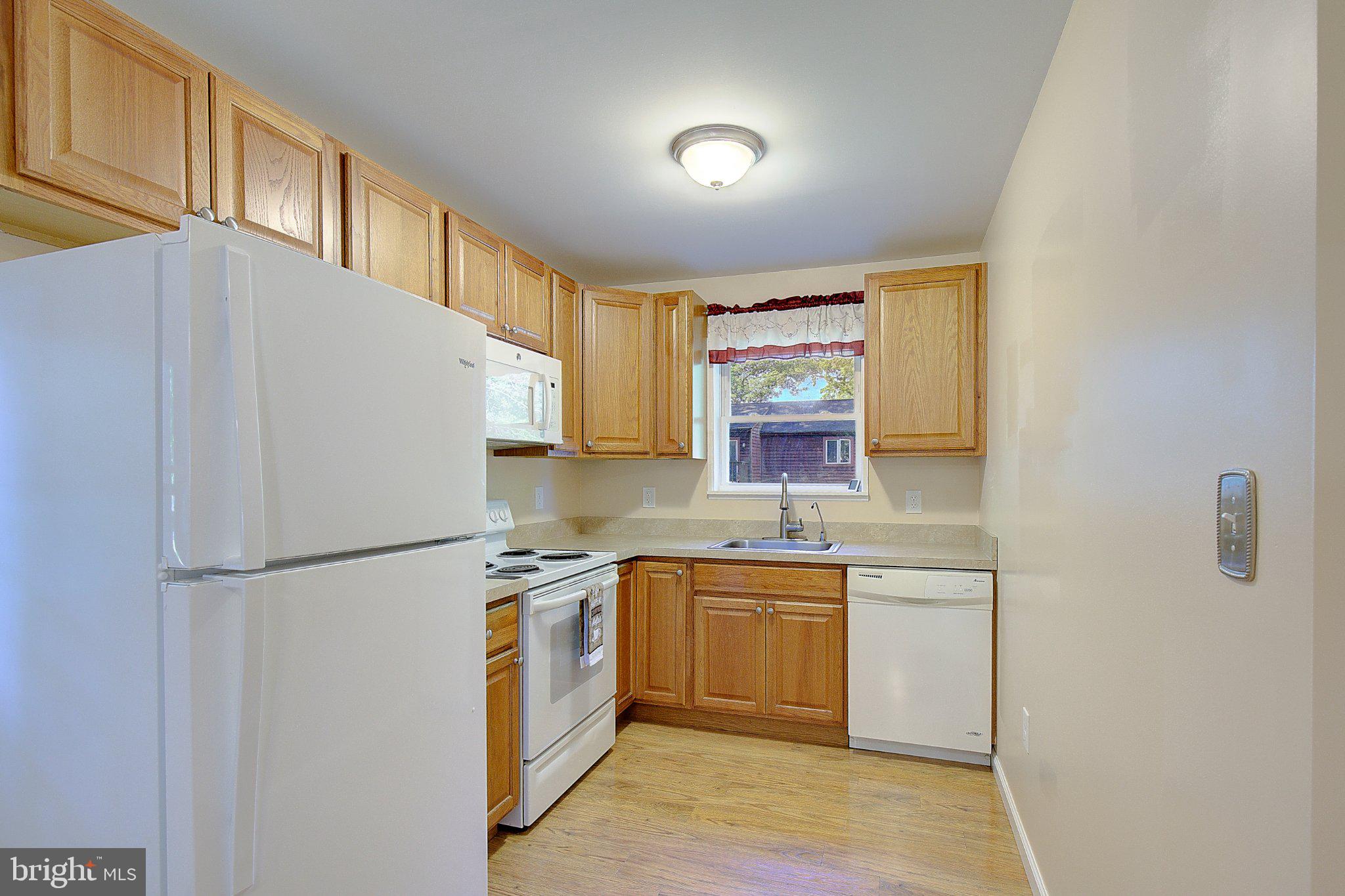1718 Ridgely Road Edgewater, MD 21037 - Photo 9 of 19 Bright and inviting kitchen space.