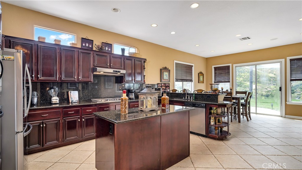 23894 Trail Duster Court Perris, CA 92570 - Photo 20 of 75