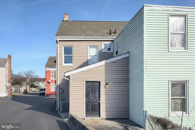 $140,000 | 220 Grantley Street, York, PA 17401