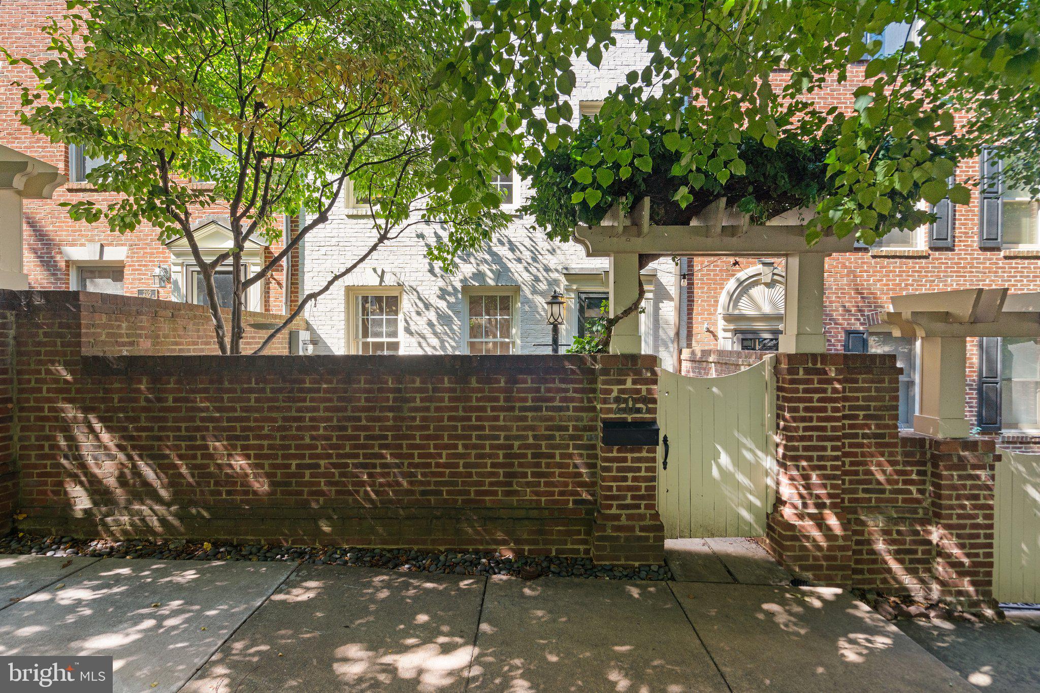 203 Ridgepoint Place Gaithersburg, MD 20878 - Photo 1 of 42