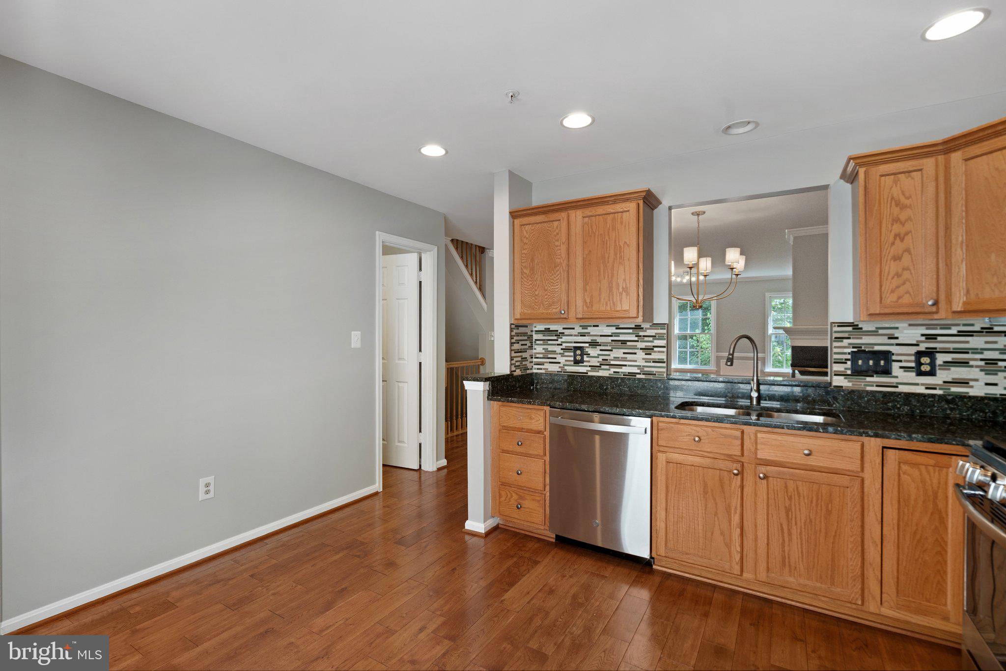 203 Ridgepoint Place Gaithersburg, MD 20878 - Photo 19 of 42