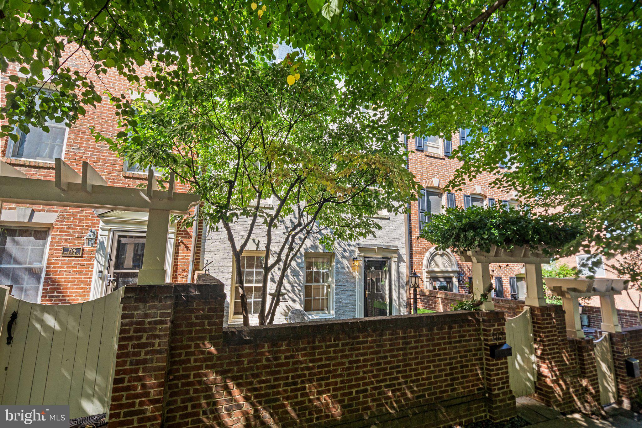 203 Ridgepoint Place Gaithersburg, MD 20878 - Photo 2 of 42