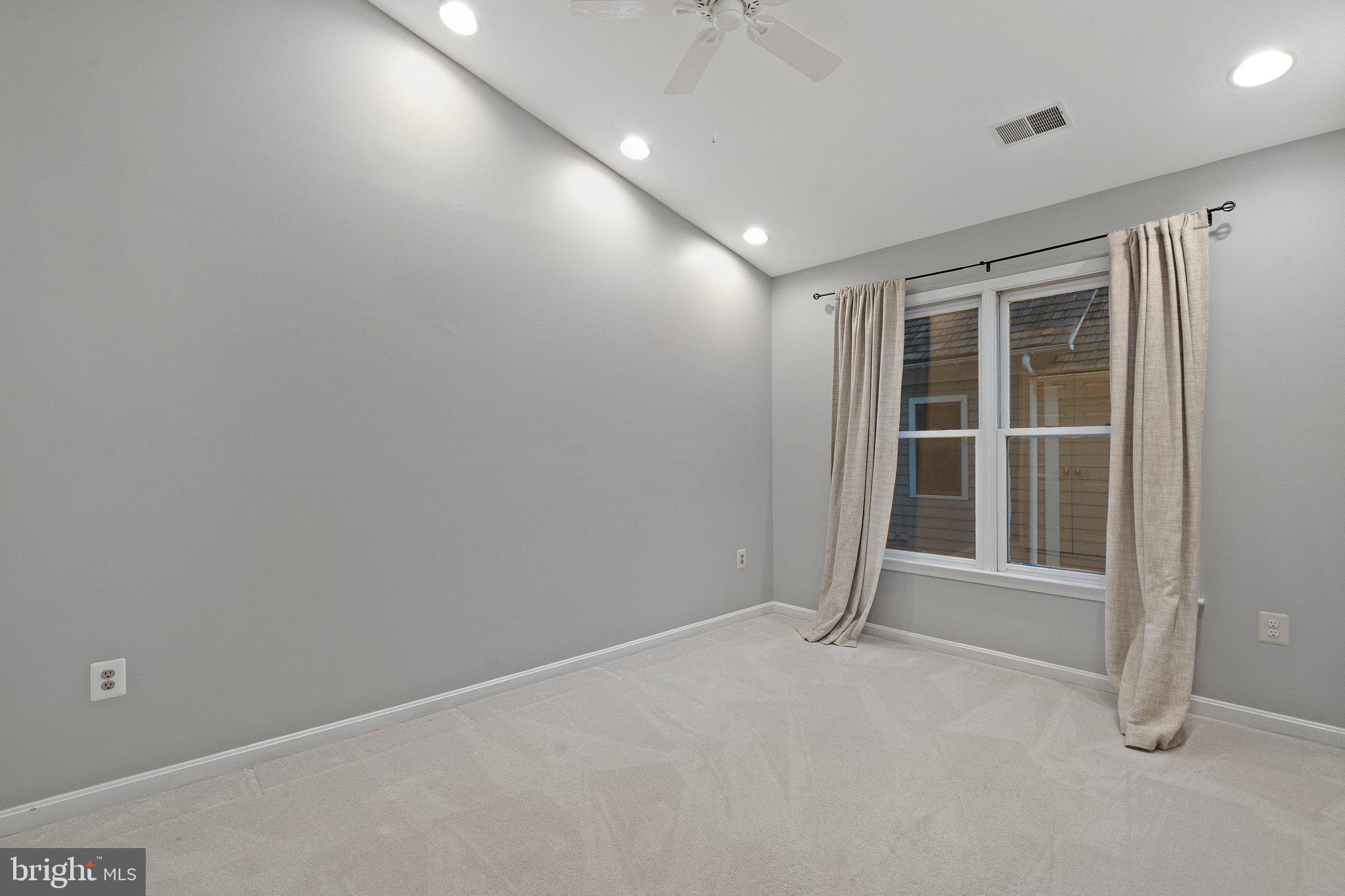 203 Ridgepoint Place Gaithersburg, MD 20878 - Photo 32 of 42