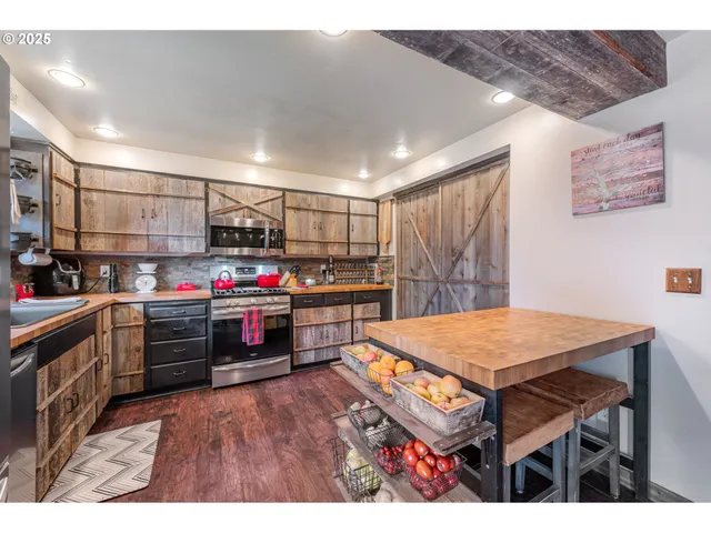 $499,000 | 39355 Glover Court, Sandy, OR 97055