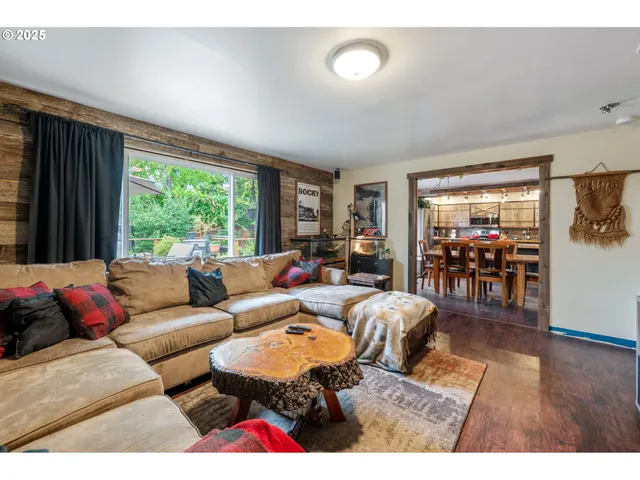 $499,000 | 39355 Glover Court, Sandy, OR 97055