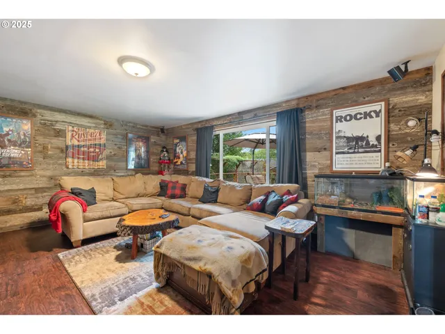 $499,000 | 39355 Glover Court, Sandy, OR 97055